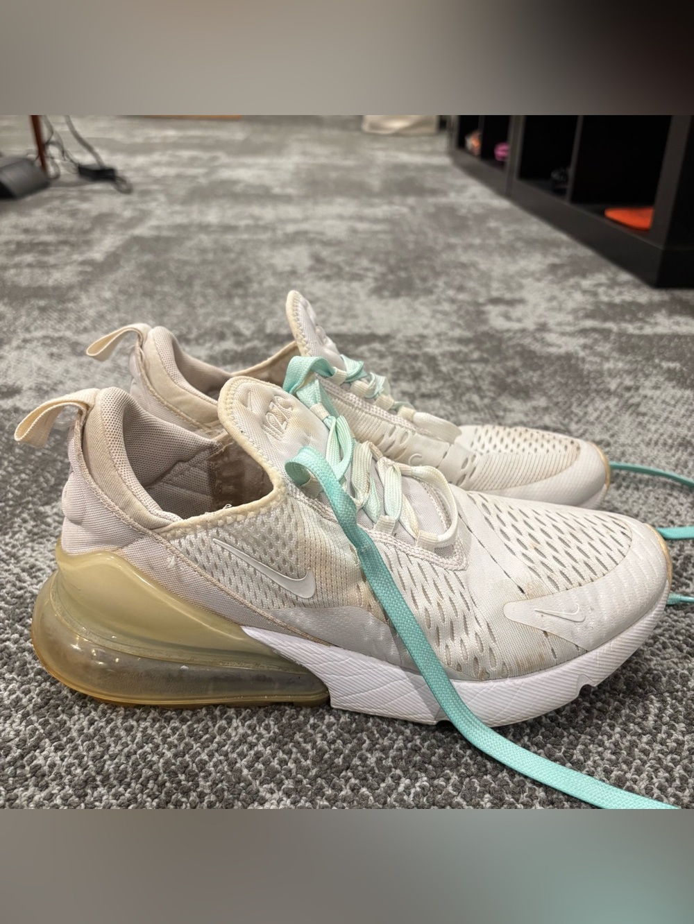 Nike Air Max 270 White Beige Athletic Shoes Womens U.S. 9.5